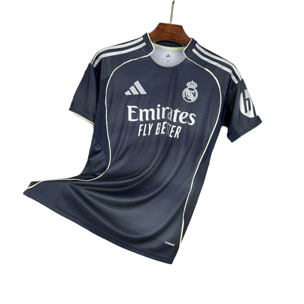 Real Madrid 2025/26 Segunda equipación